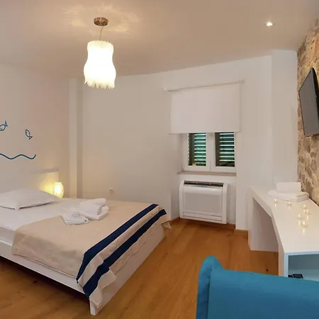 Villa In With Pool And Sea View