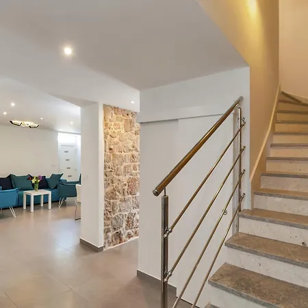 In With Pool And Sea View Villa *