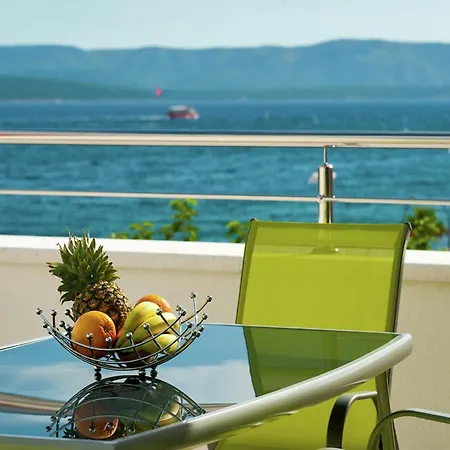 Villa In With Pool And Sea View *